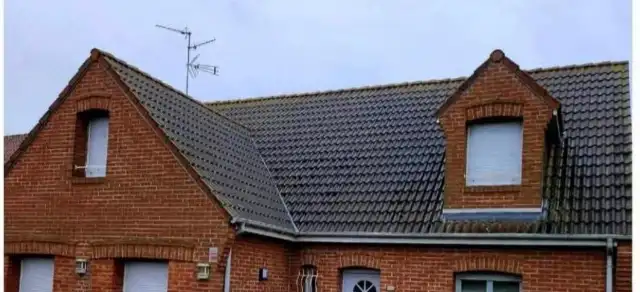 La même maison, couverture rénovée en tuiles anthracite